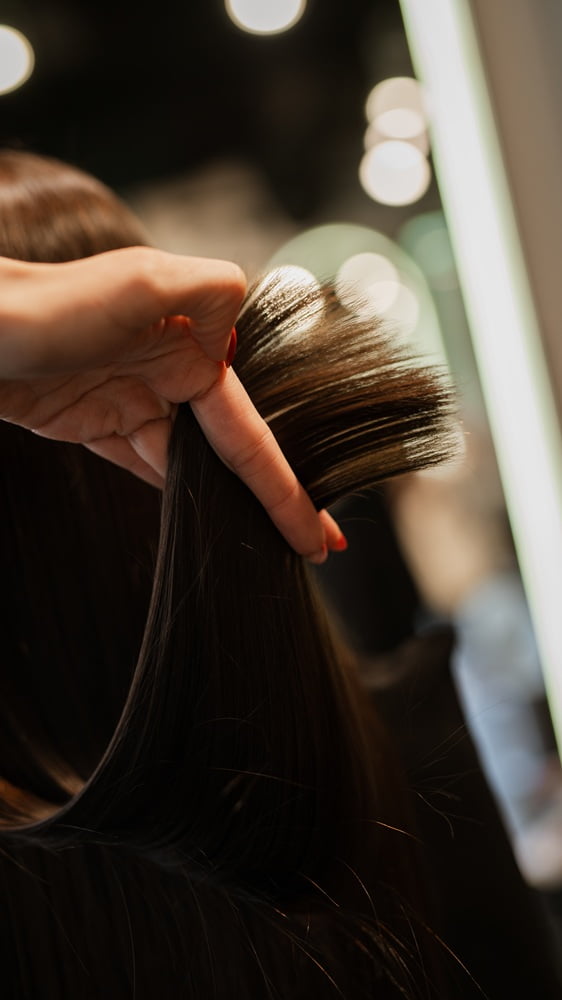 Masz rozdwojone końcówki? Sprawdź, co z nimi zrobić i jak uniknąć kolejnych!