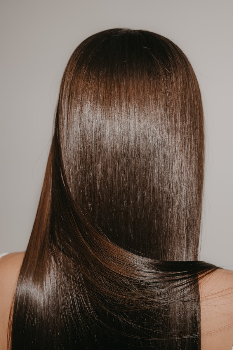 Dlaczego Twoje włosy się puszą? Najczęstsze błędy w pielęgnacji i stylizacji