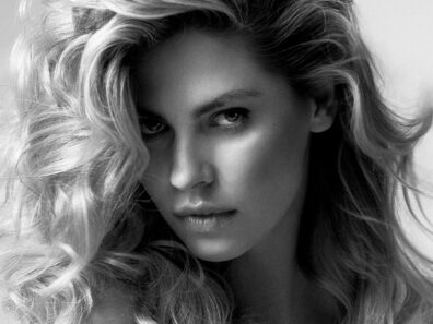 Jakie błędy w stylizacji odbierają Twoim włosom objętość?