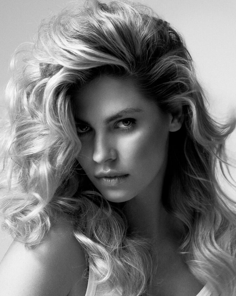 Jakie błędy w stylizacji odbierają Twoim włosom objętość?